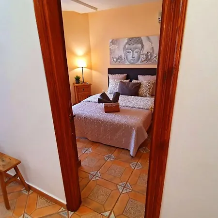 Gemuetliches In Mit Grossem Garten Und Meerblick By Interhome