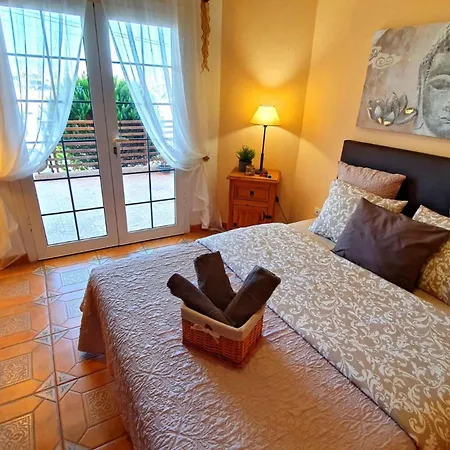 Gemuetliches In Mit Grossem Garten Und Meerblick By Interhome Сasa de vacaciones *