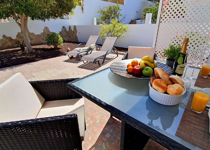 Gemuetliches In Mit Grossem Garten Und Meerblick By Interhome