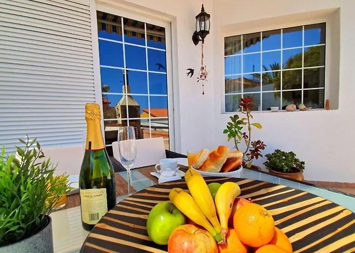 Gemuetliches In Mit Grossem Garten Und Meerblick By Interhome