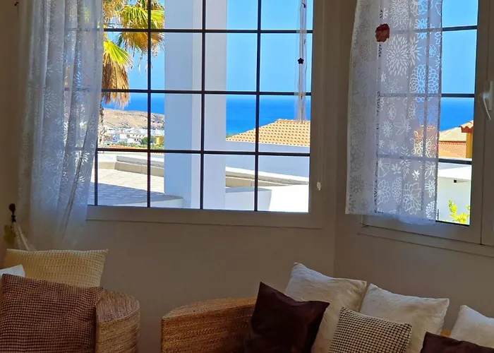 Gemuetliches In Mit Grossem Garten Und Meerblick By Interhome Сasa de vacaciones Tarajalejo