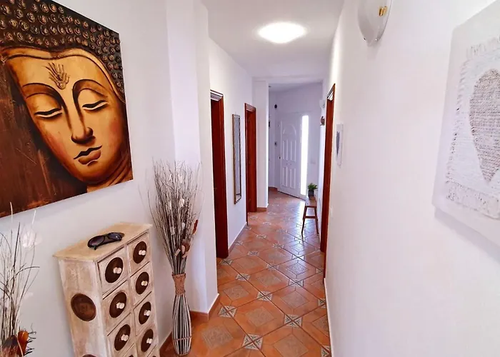 Gemuetliches In Mit Grossem Garten Und Meerblick By Interhome