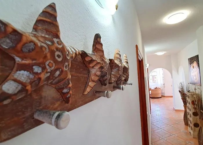 Gemuetliches In Mit Grossem Garten Und Meerblick By Interhome