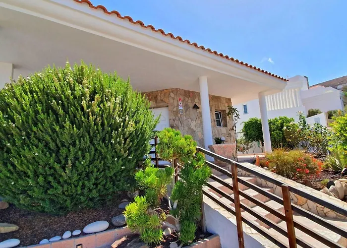 Gemuetliches In Mit Grossem Garten Und Meerblick By Interhome Сasa de vacaciones Tarajalejo