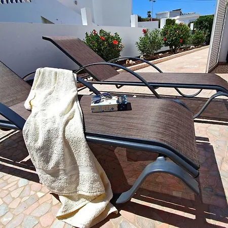 Gemuetliches In Mit Grossem Garten Und Meerblick By Interhome 別荘