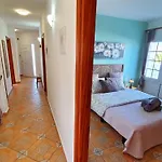 Gemuetliches In Mit Grossem Garten Und Meerblick By Interhome Σπίτι διακοπών Tarajalejo