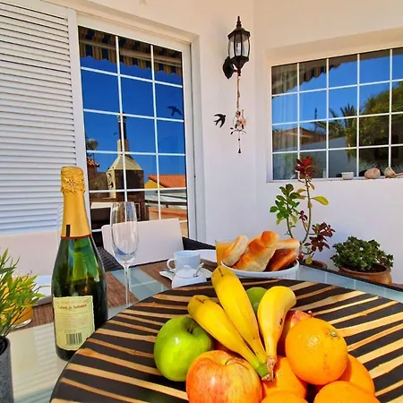 Gemuetliches In Mit Grossem Garten Und Meerblick By Interhome