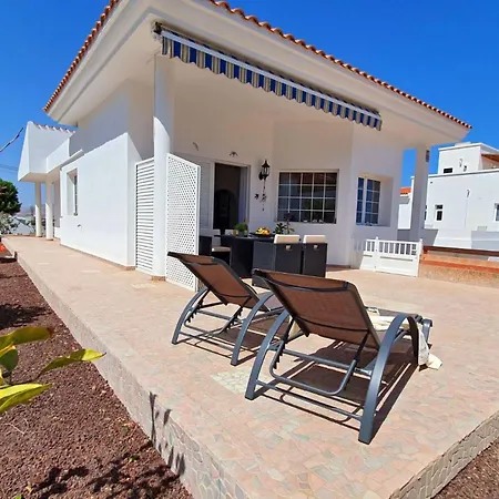 Gemuetliches In Mit Grossem Garten Und Meerblick By Interhome 펜션 *