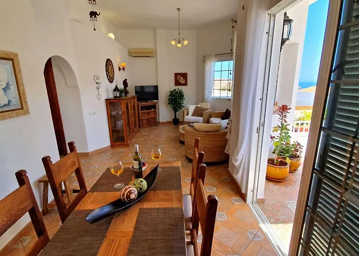 Gemuetliches In Mit Grossem Garten Und Meerblick By Interhome